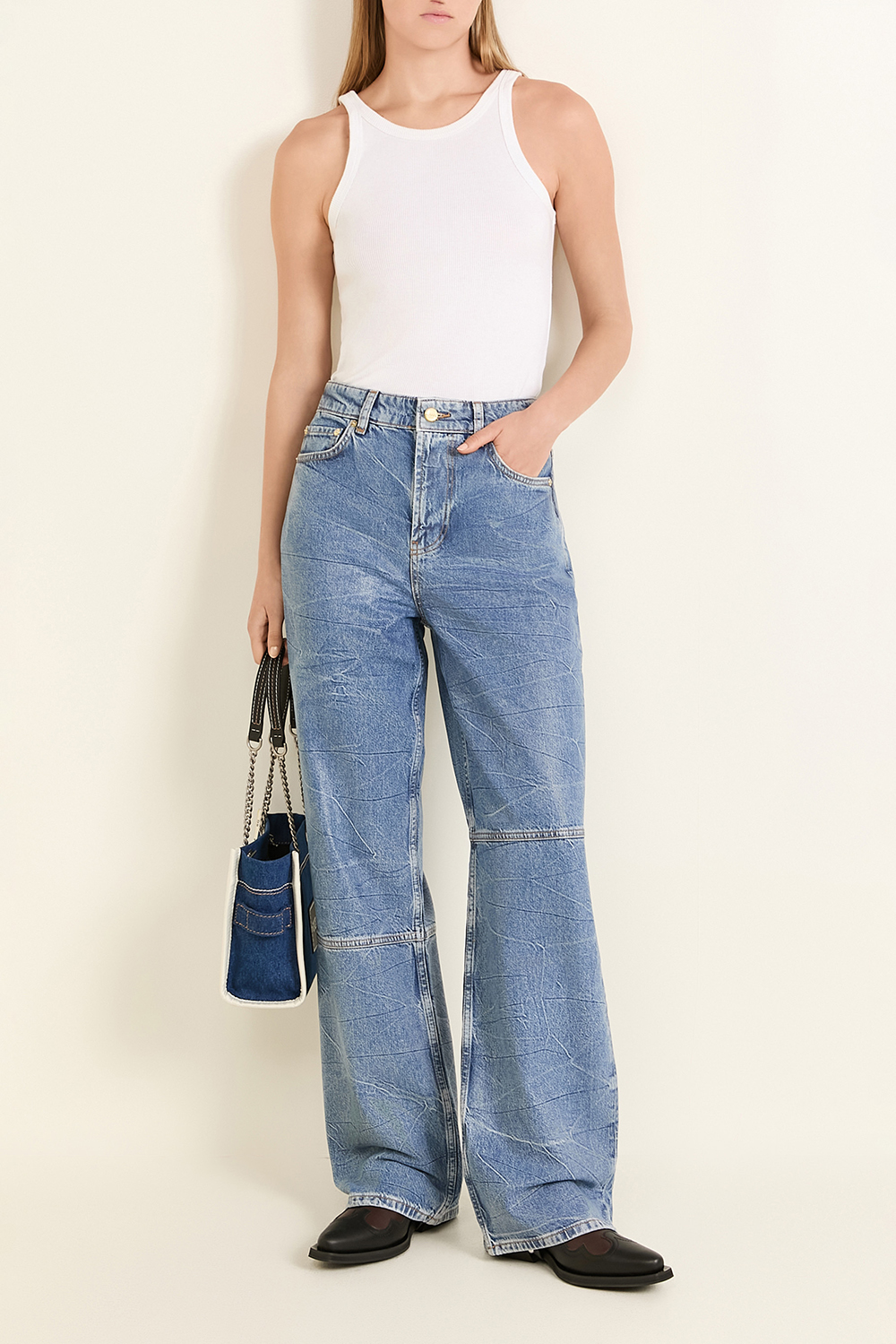 מכנסי ג'ינס בגזרה רחבה